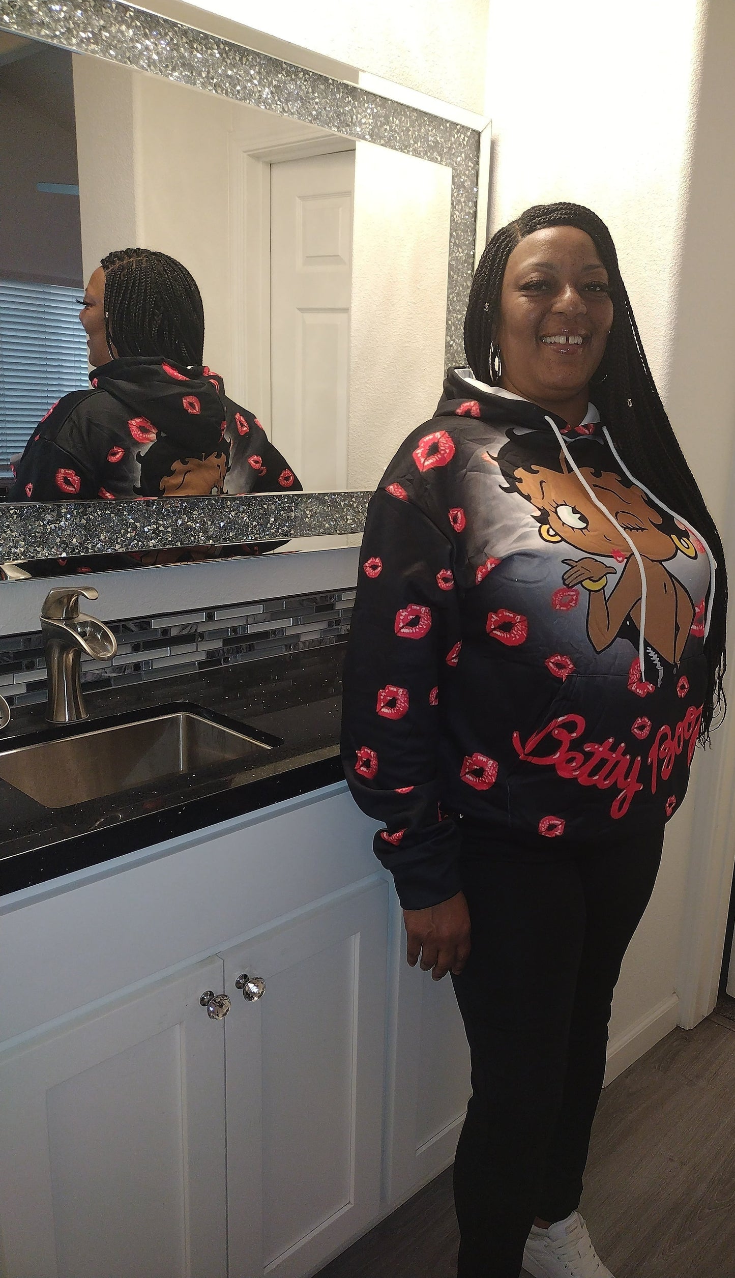 "3D graphic hoodie with kangaroo pockets" "Plus size graphic hoodie" "Hoodie with 3D design" "Fashionable plus size hoodie" "Curvy hoodie with kangaroo pockets" "Trendy graphic hoodie for plus size" "Stylish hoodie with pocket details" "Eye-catching 3D ho