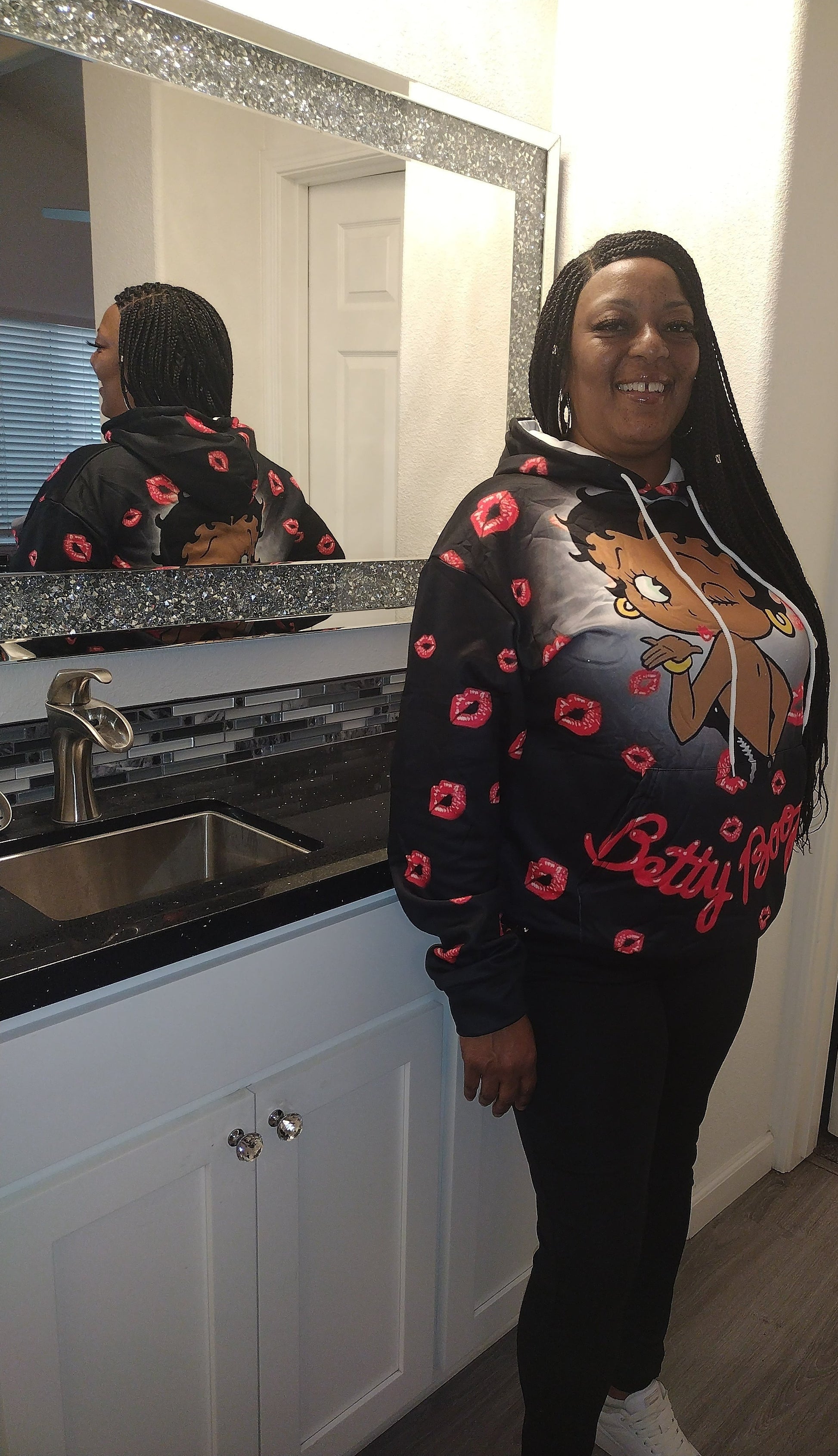 "3D graphic hoodie with kangaroo pockets" "Plus size graphic hoodie" "Hoodie with 3D design" "Fashionable plus size hoodie" "Curvy hoodie with kangaroo pockets" "Trendy graphic hoodie for plus size" "Stylish hoodie with pocket details" "Eye-catching 3D ho